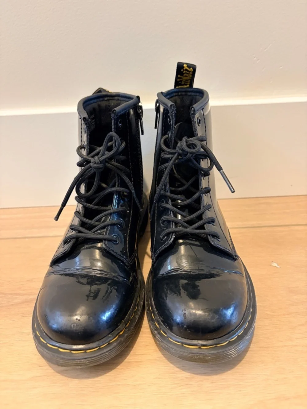 Dr Doc Martens Boot Black Patent Leather Side Zip Girls Size 3